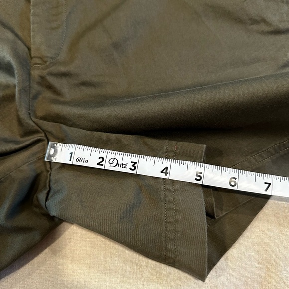 Banana Republic Dark Olive Women's shorts size 10 - Picture 4 of 7